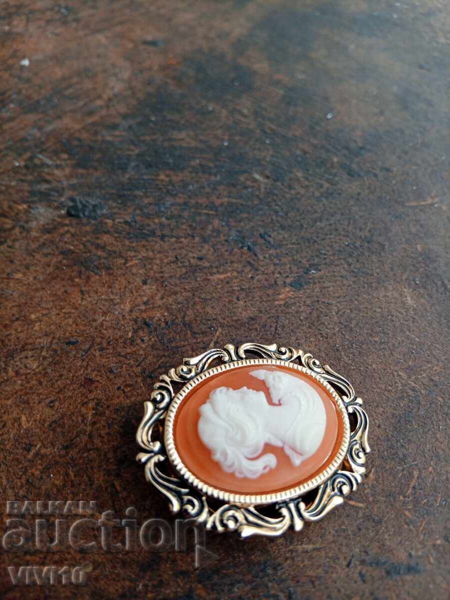 Antique brooch, cameo with price 20.00 BGN | € 10.23