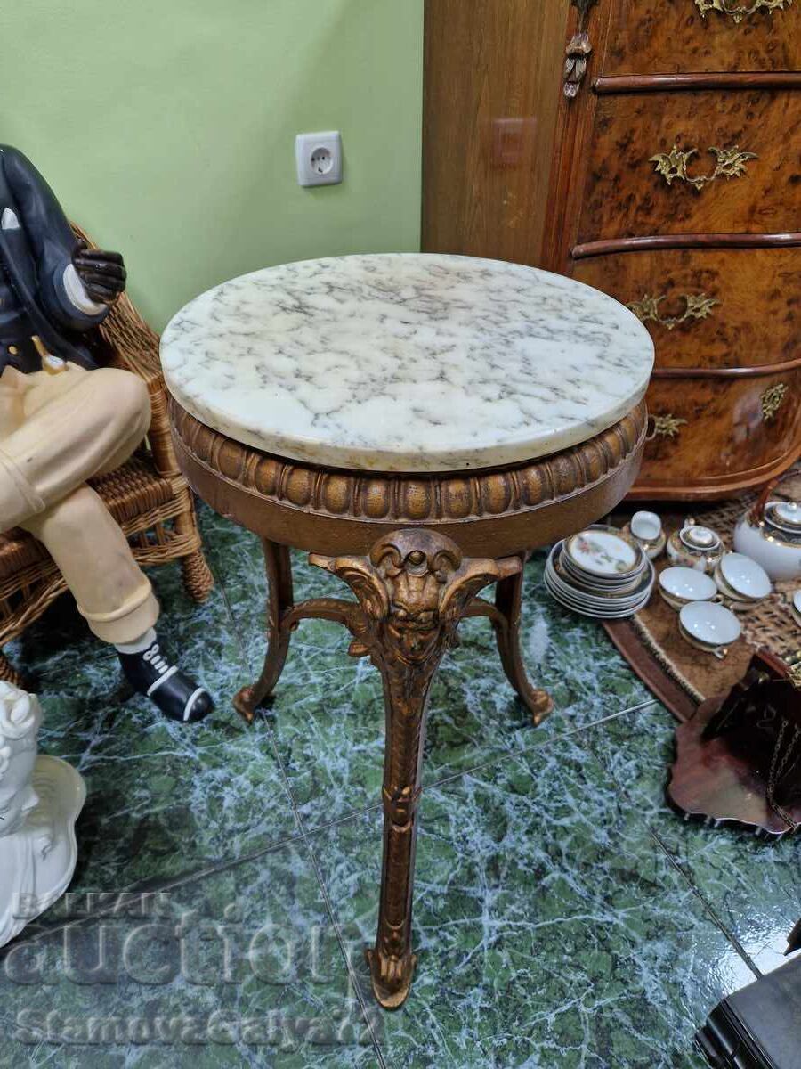 Μοναδικό αντίκα μεταλλικό τραπεζάκι κήπου με τιμή 398.00 BGN | € 203.49 Μοναδικό αντίκα μεταλλικό τραπεζάκι κήπου με τιμή 398.00 BGN | € 203.49