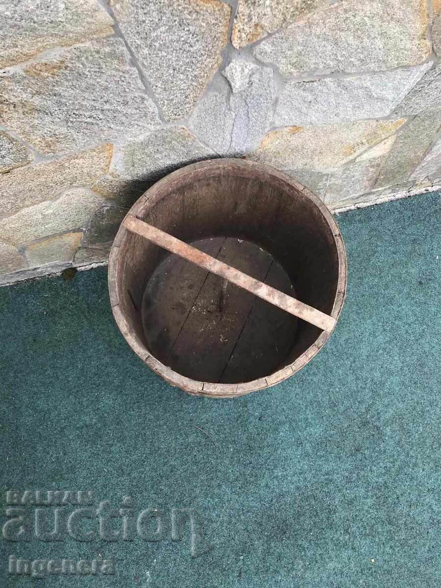 Delivery of HORSE FEEDER MEASURING CONTAINER FOR HORSES WOOD METAL MARKING