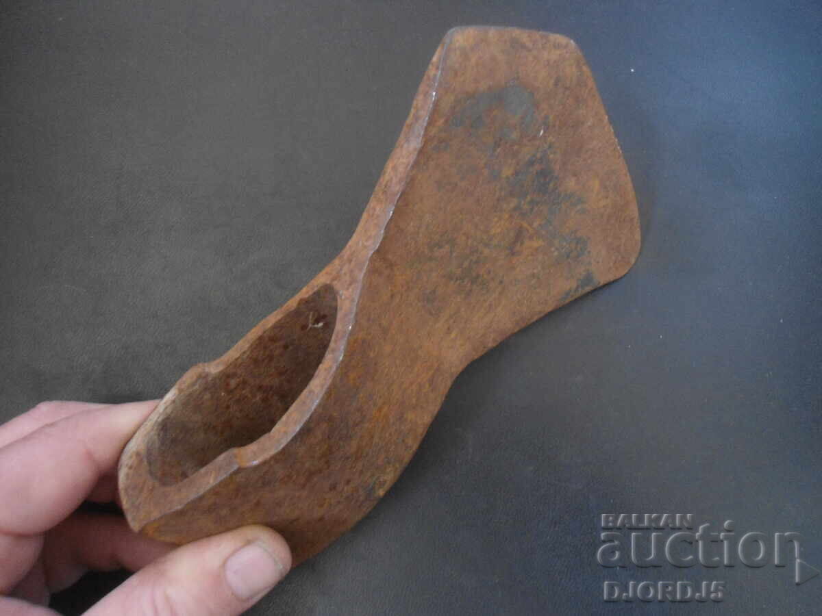 Auction Old axe, hatchet, axe, marking, 0.955 kg Auction Old axe, hatchet, axe, marking, 0.955 kg