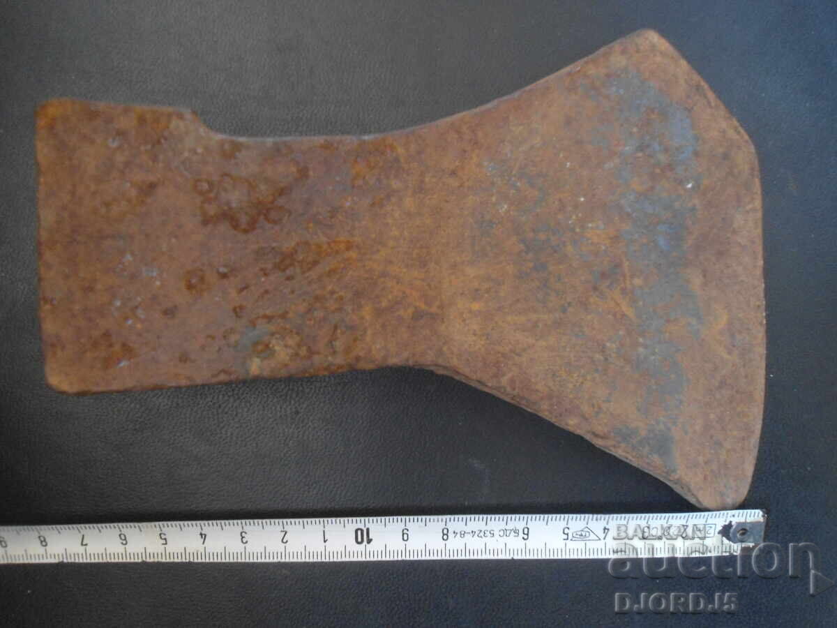 Delivery of Old axe, hatchet, axe, marking, 0.955 kg Delivery of Old axe, hatchet, axe, marking, 0.955 kg