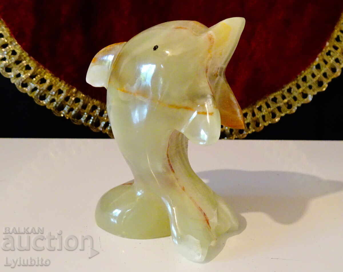 Auction Onyx Dolphin Figurine 8 cm Auction Onyx Dolphin Figurine 8 cm