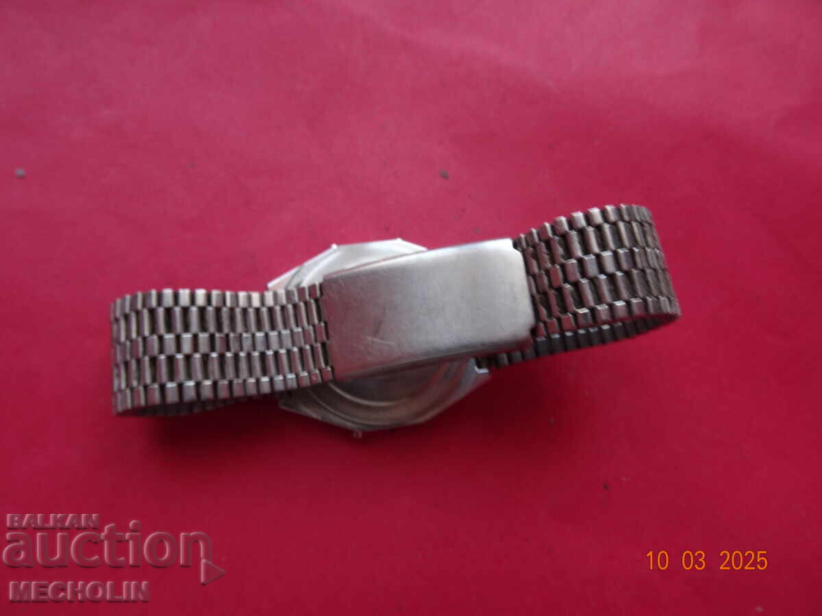 COLLECTOR'S RUSSIAN WATCH QUARTZ SIGNAL - 5 COLLECTOR'S RUSSIAN WATCH QUARTZ SIGNAL - 5