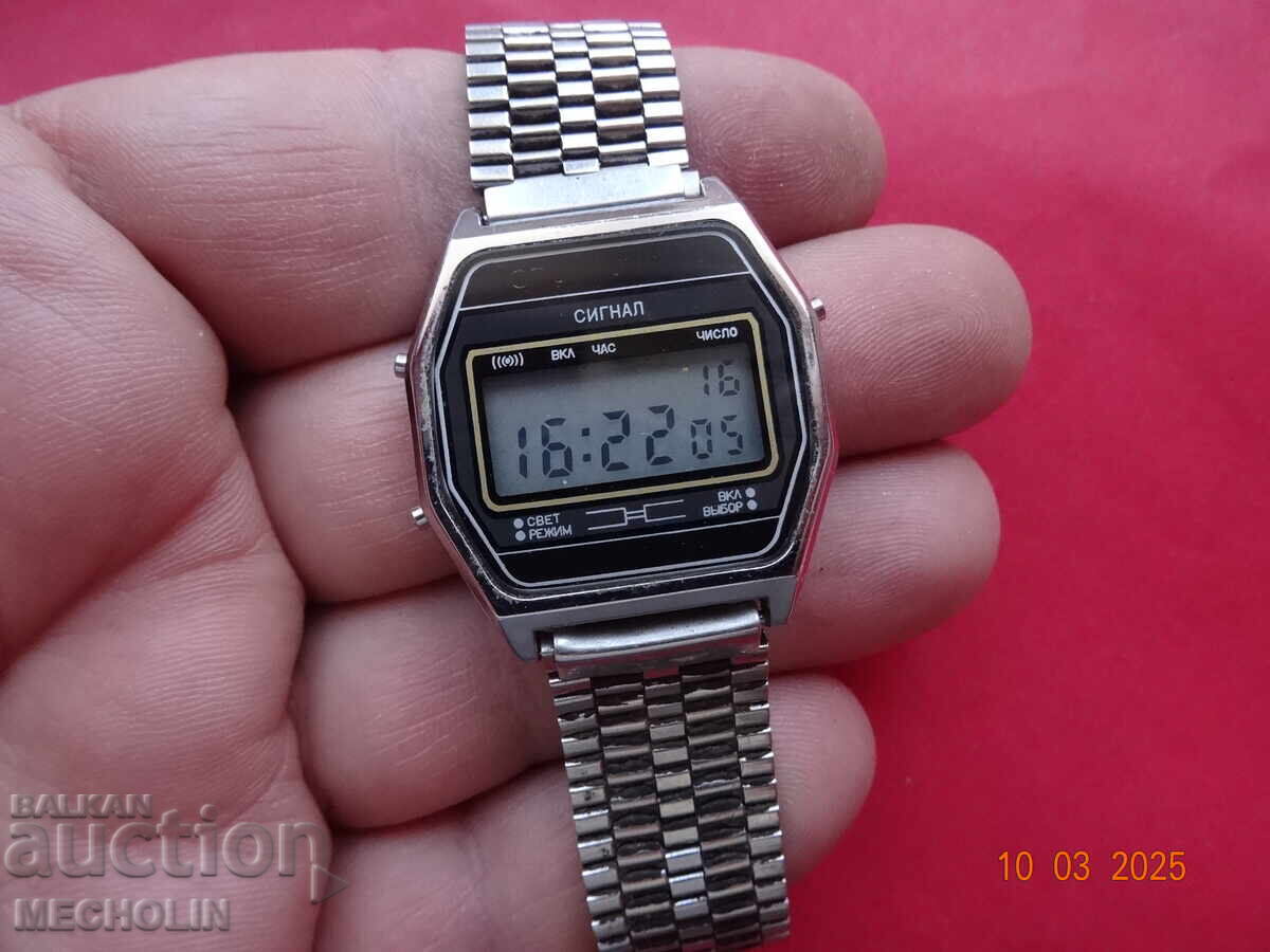 COLLECTOR'S RUSSIAN WATCH QUARTZ SIGNAL COLLECTOR'S RUSSIAN WATCH QUARTZ SIGNAL