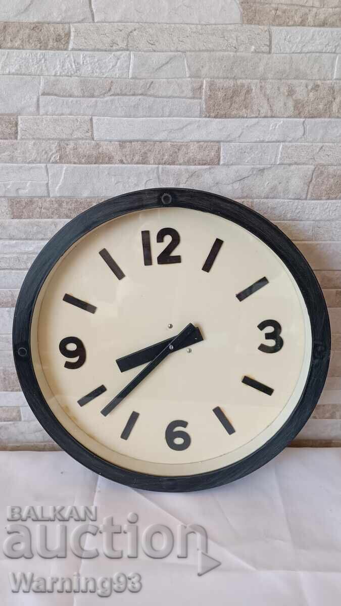 Old wall clock - Radio-synchronized - 1970" - Bulgaria with price € 62.00 | 121.26 BGN
