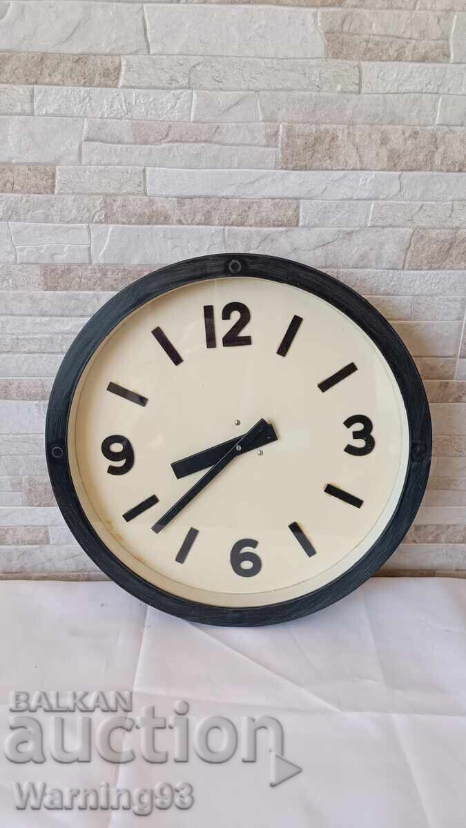 Old wall clock - Radio-synchronized - 1970" - Bulgaria - 5