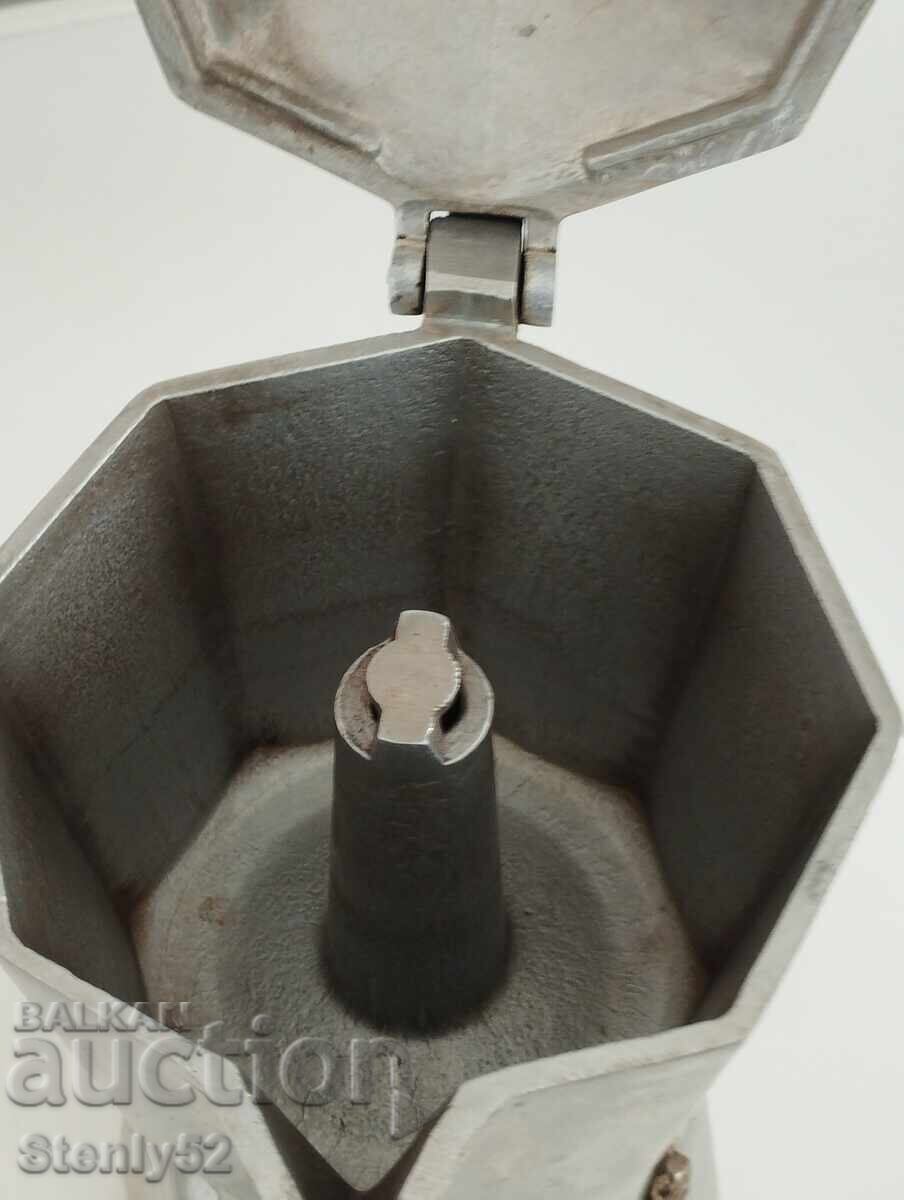 Large coffee maker made of thick and heavy aluminum alloy with price 15.00 BGN | € 7.67 Large coffee maker made of thick and heavy aluminum alloy with price 15.00 BGN | € 7.67