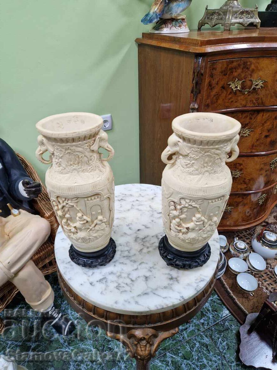 Delivery of Pair of Great Antique Chinese Vases - Author's Work Delivery of Pair of Great Antique Chinese Vases - Author's Work