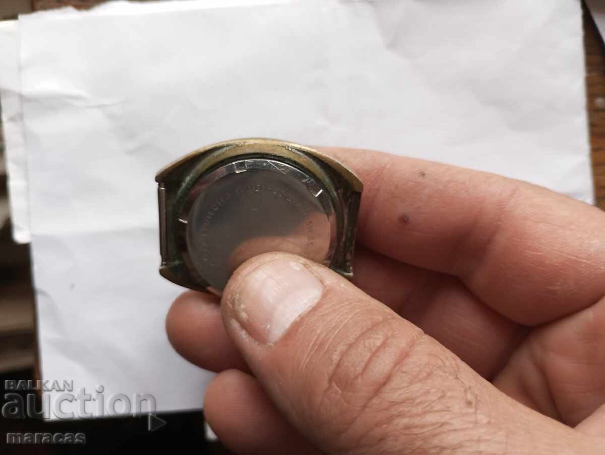 Ceas elvețian vechi cu preț € 5.11 | 9.99 BGN Ceas elvețian vechi cu preț € 5.11 | 9.99 BGN