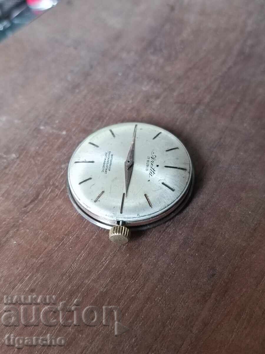 Auction Aretta Men's Watch Winder Auction Aretta Men's Watch Winder