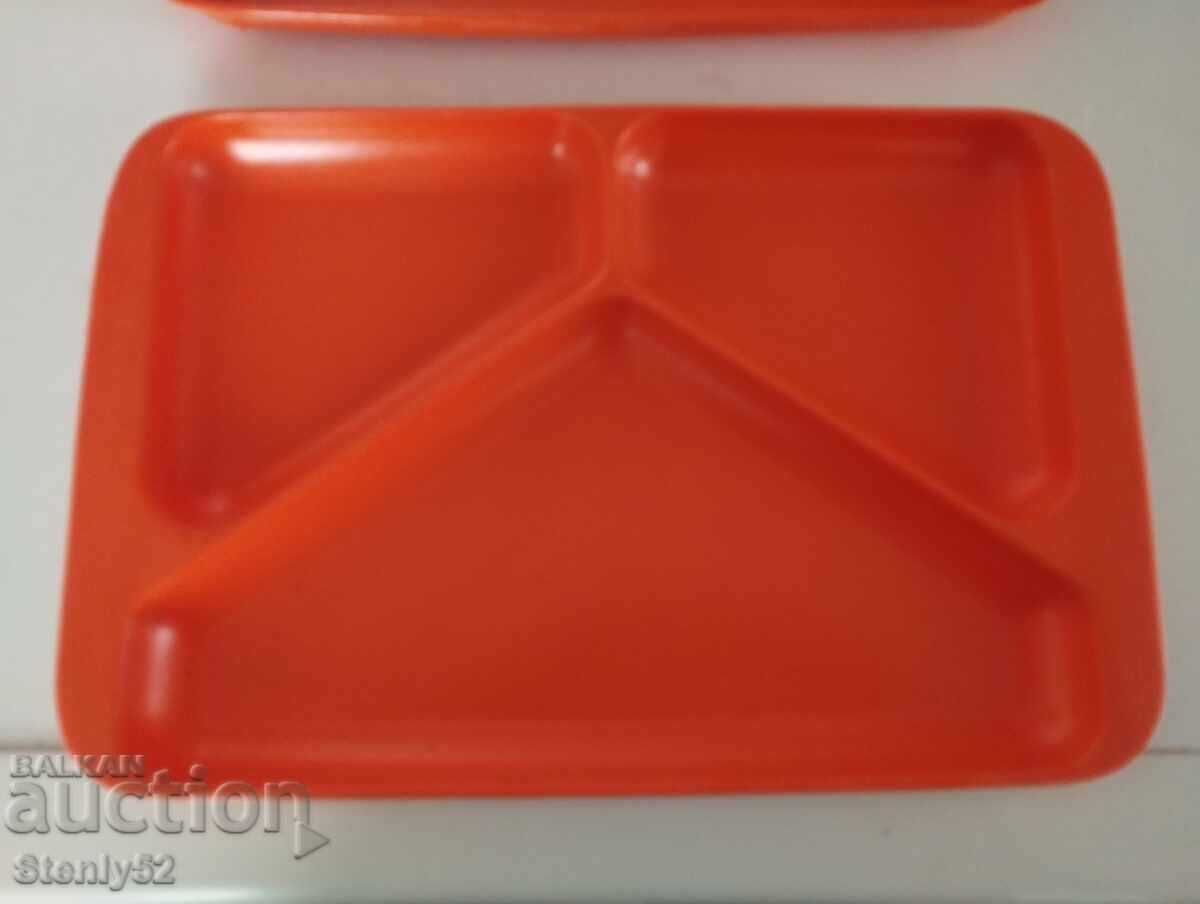 Thick plastic picnic tables with 3 compartments with price 10.00 BGN | € 5.11 Thick plastic picnic tables with 3 compartments with price 10.00 BGN | € 5.11