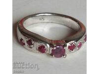 Сребърен пръстен с рубини.