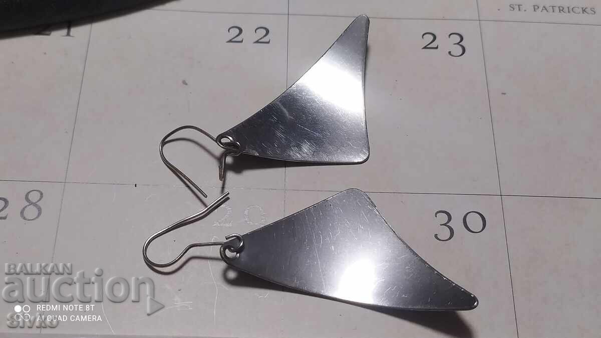 Auction Hand-painted earrings Auction Hand-painted earrings