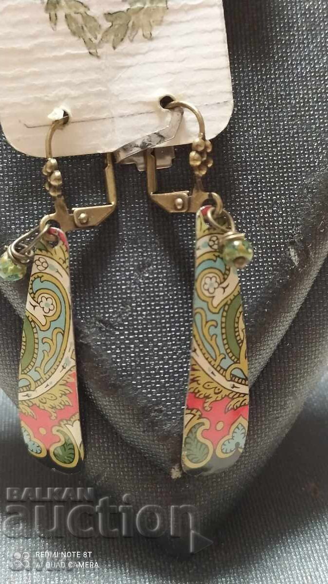 Hand-painted earrings with price 0.89 BGN | € 0.46 Hand-painted earrings with price 0.89 BGN | € 0.46