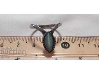 Ενα δαχτυλίδι