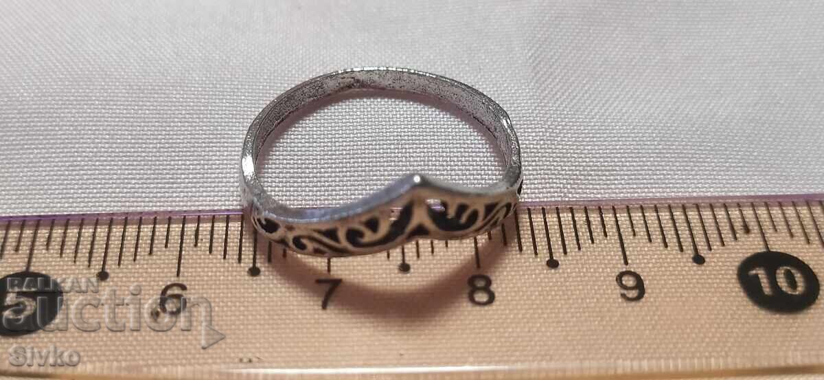 Ενα δαχτυλίδι