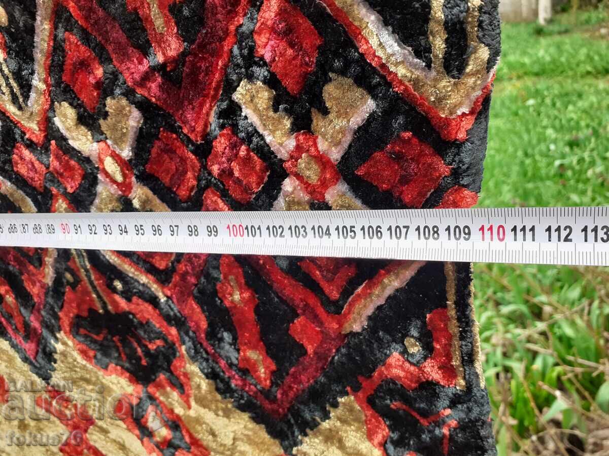 Стар плюшен ковьор покривка за стена - 6 Стар плюшен ковьор покривка за стена - 6