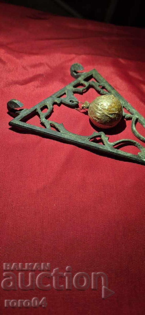 PLUMB BOB - LEVEL - OTTOMAN - 7 PLUMB BOB - LEVEL - OTTOMAN - 7