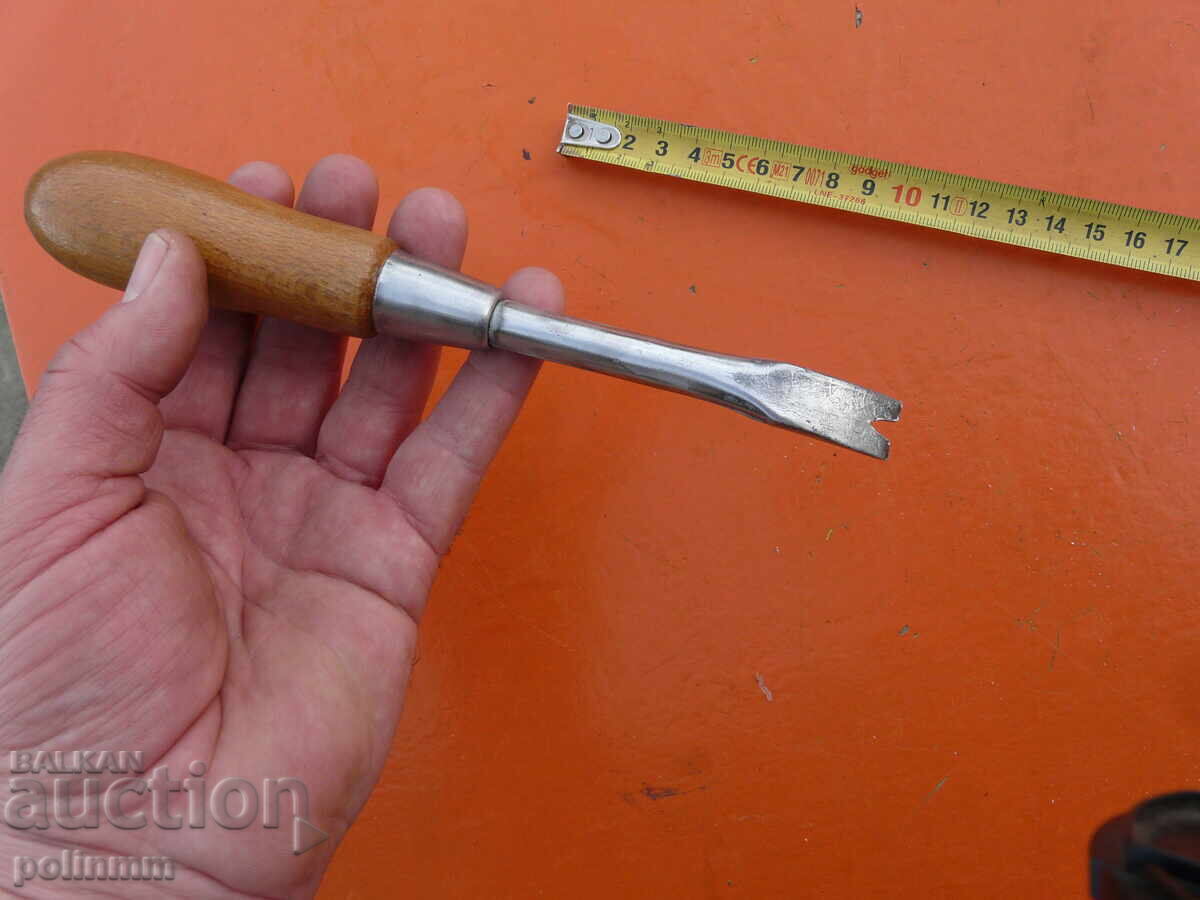 Професионален обущарски козикрак с цена 30.00 лв. | € 15.34 Професионален обущарски козикрак с цена 30.00 лв. | € 15.34