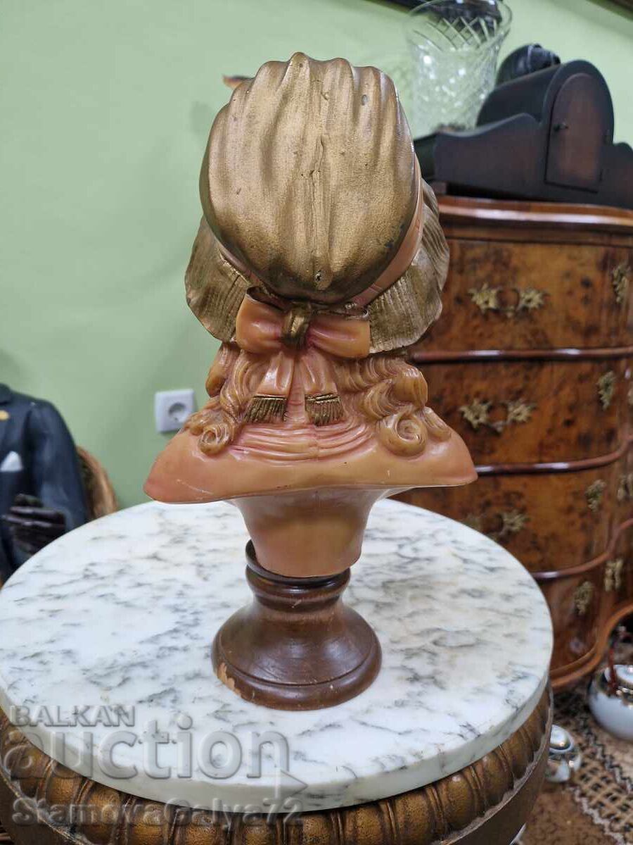 Vintage collectible bust figure statuette - 6 Vintage collectible bust figure statuette - 6