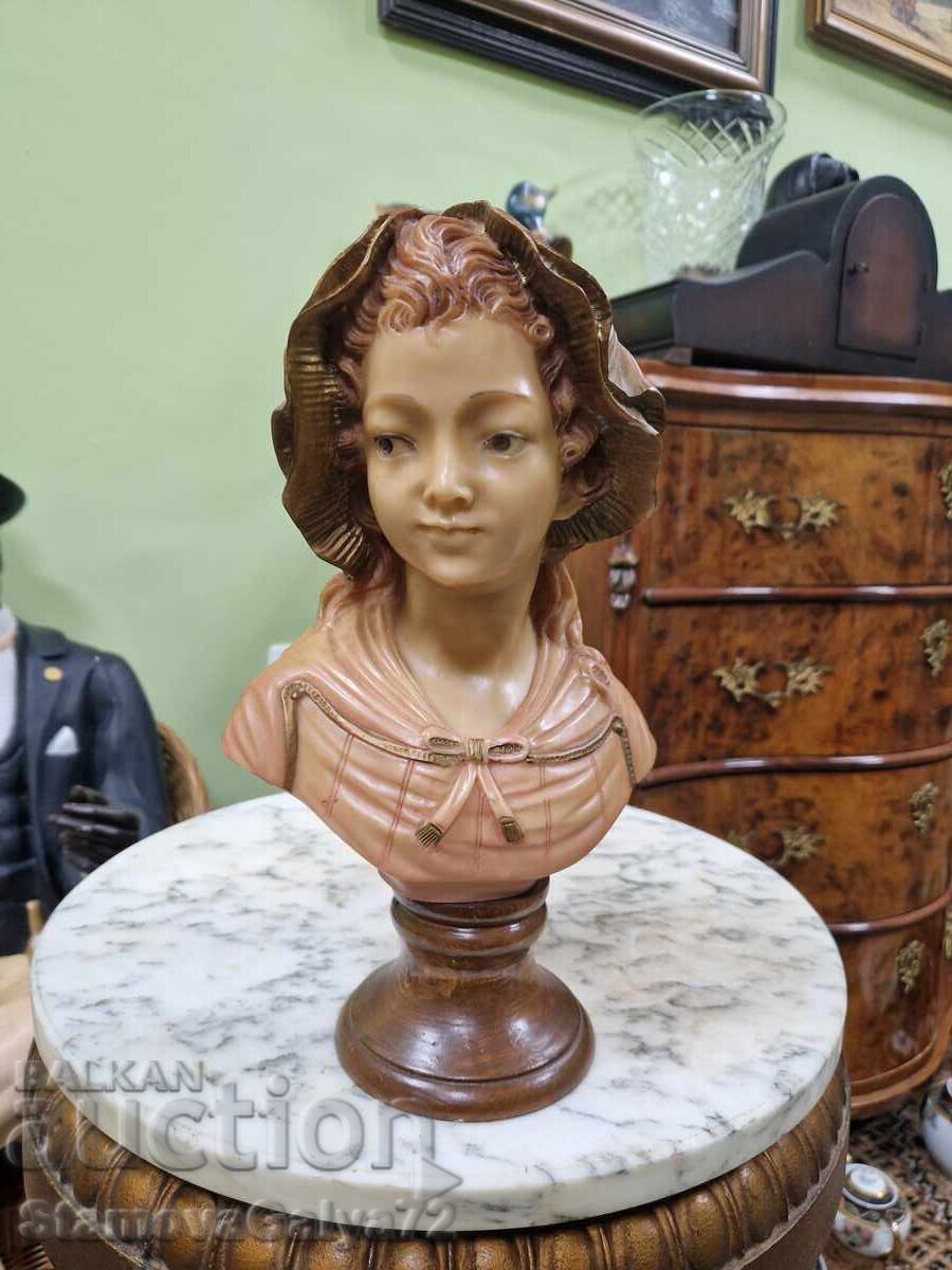 Vintage collectible bust figure statuette Vintage collectible bust figure statuette