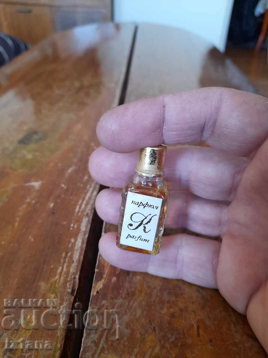 Old perfume Kremena with price 37.00 BGN | € 18.92 Old perfume Kremena with price 37.00 BGN | € 18.92