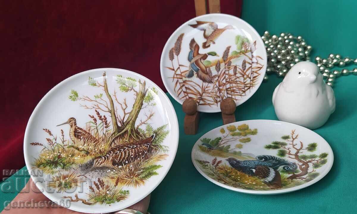 Farfurii de porțelan pictate de colecție KPM și vrabie cu preț € 15.00 | 29.34 BGN