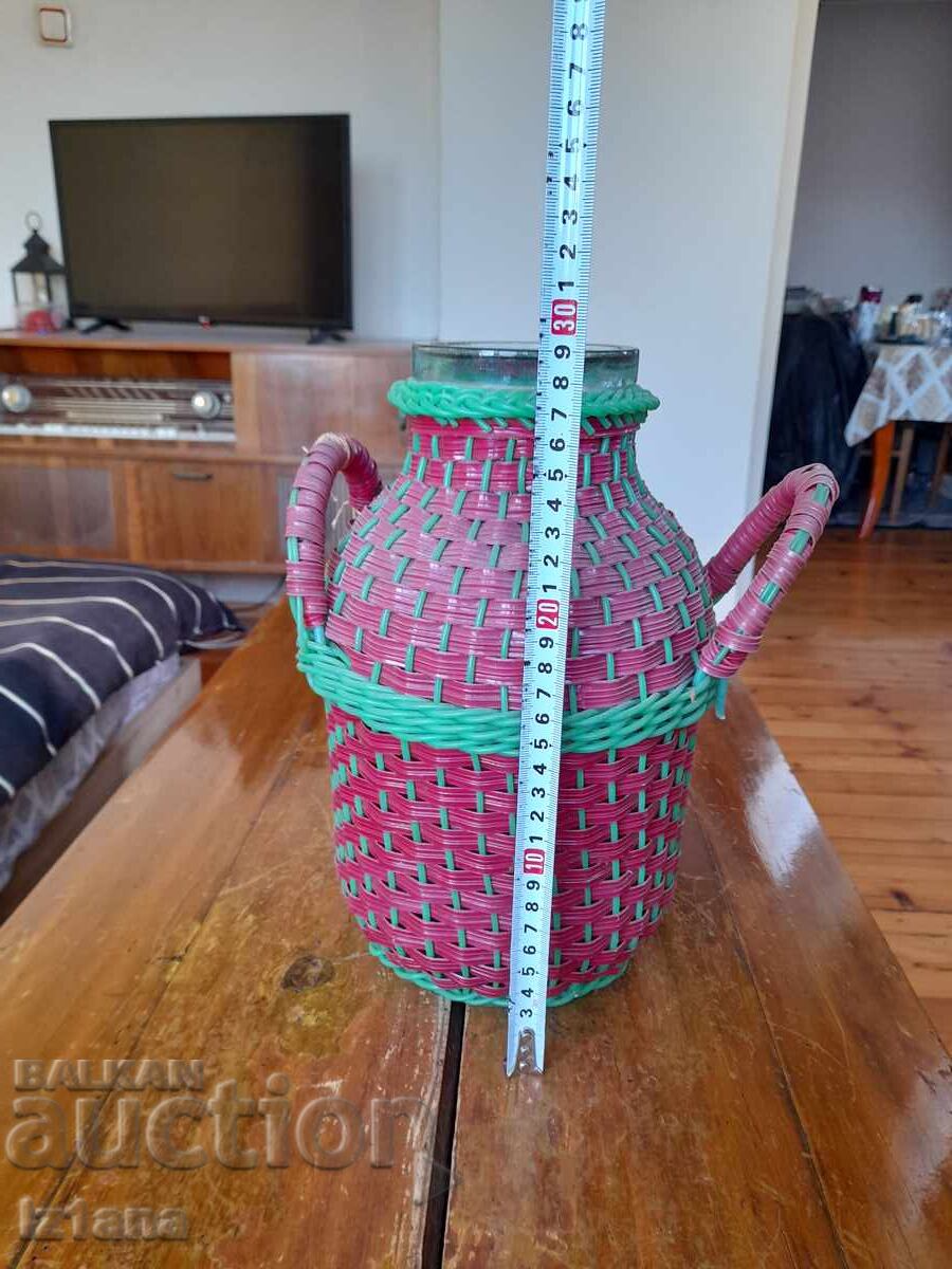 Аукцион Стар плетен буркан Аукцион Стар плетен буркан