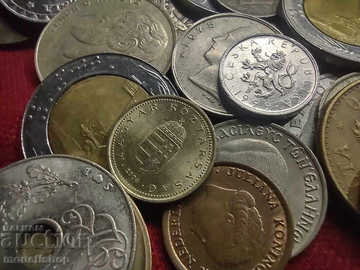 Delivery of 100 world coins for the price of 50 BGN Delivery of 100 world coins for the price of 50 BGN