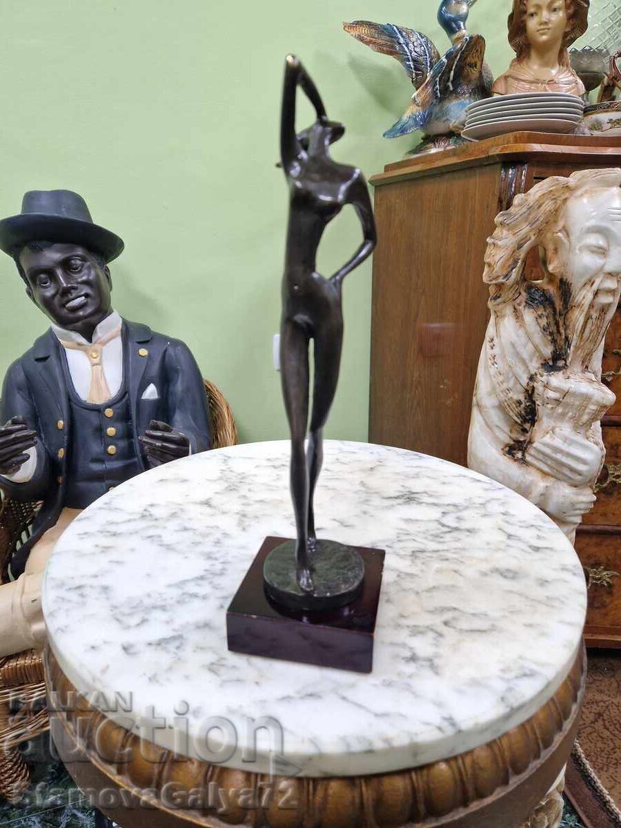 Vintage bronze figure statuette sculpture Vintage bronze figure statuette sculpture