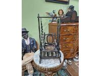 Leagăn antic mare unic pentru păpuși - Original