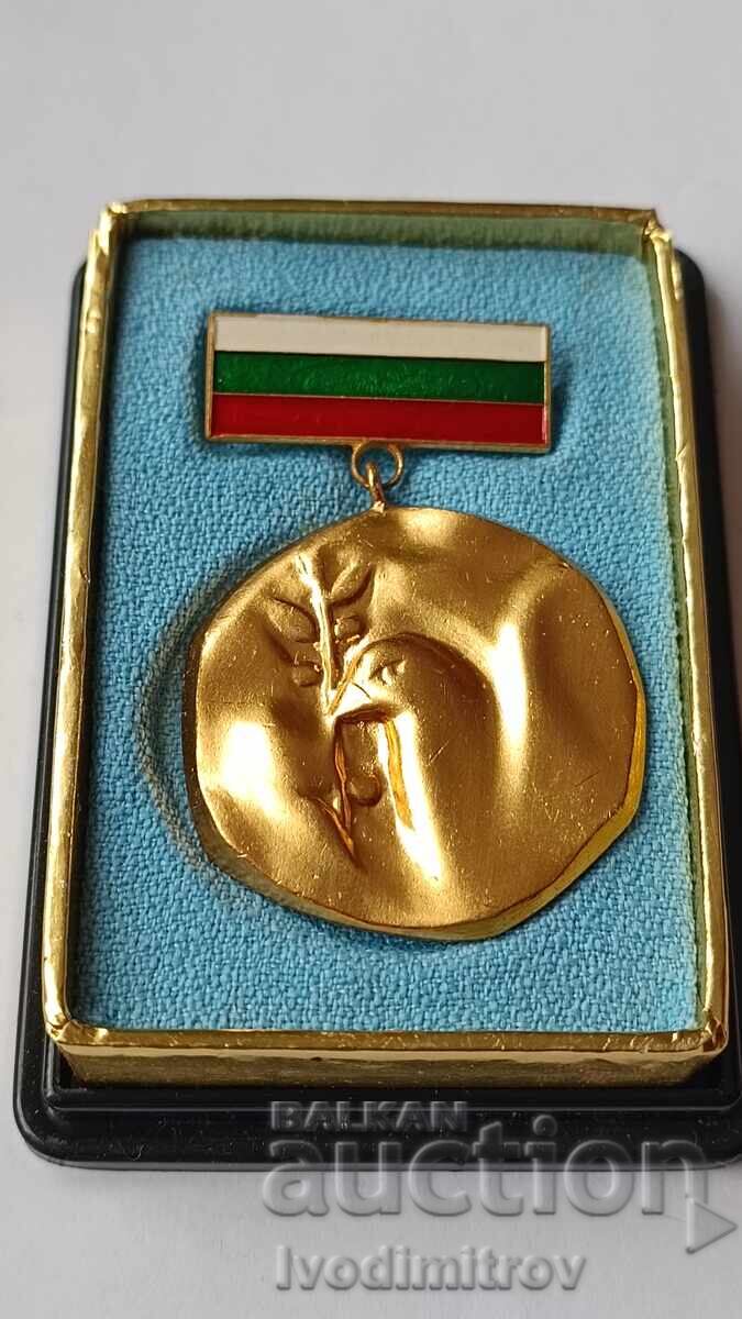 Badge of the National Committee for the Defense of Peace Badge of the National Committee for the Defense of Peace