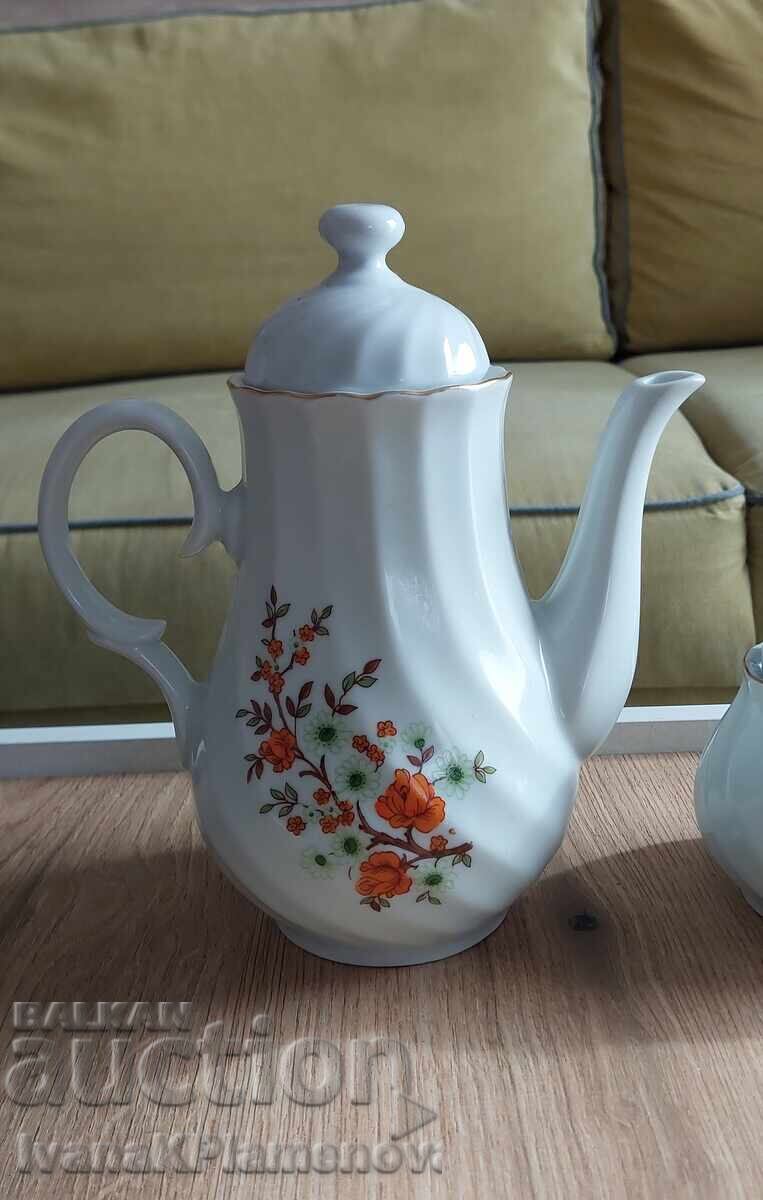 Bulgarian porcelain jug and sugar bowl for collectors, excellent with price 26.00 BGN | € 13.29 Bulgarian porcelain jug and sugar bowl for collectors, excellent with price 26.00 BGN | € 13.29