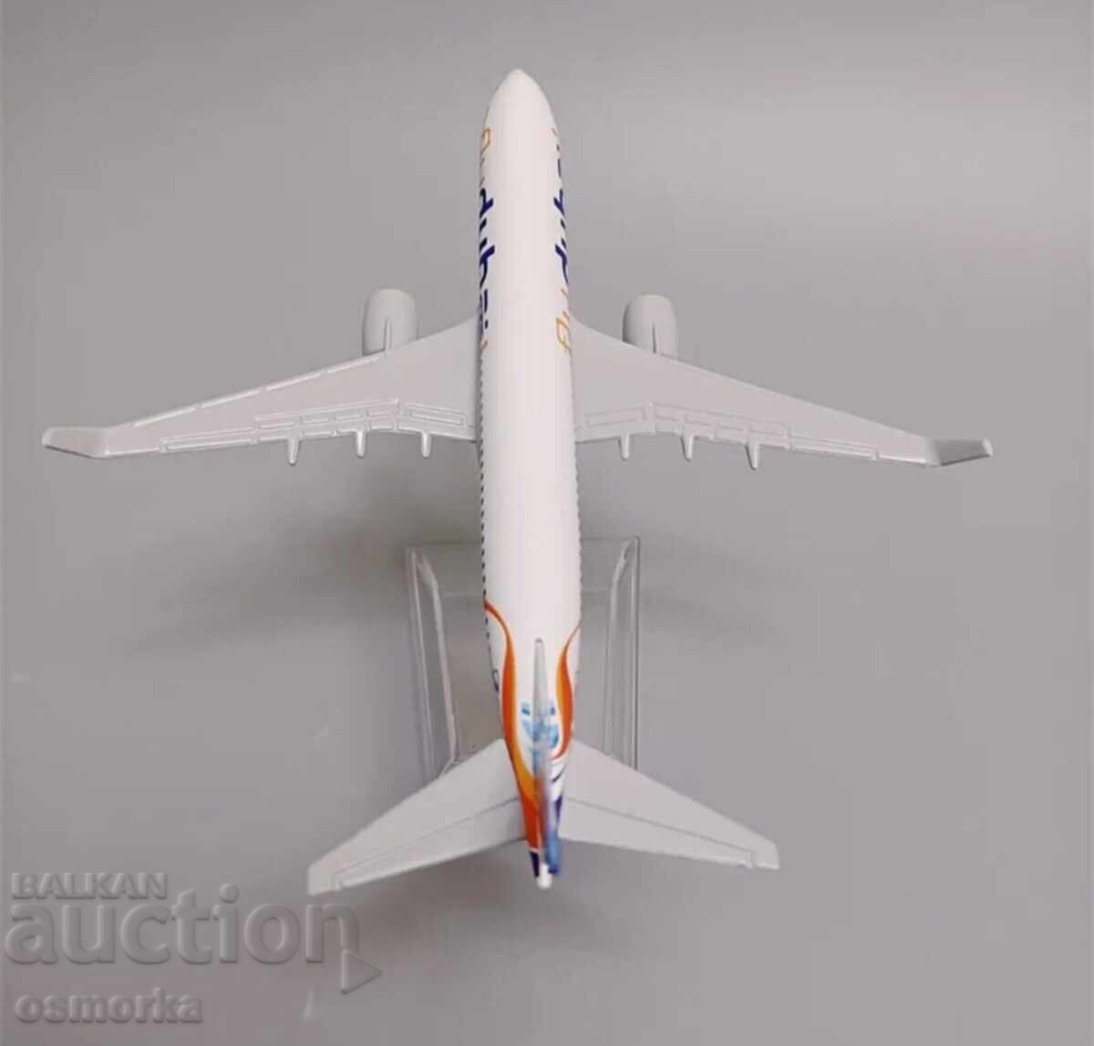 Licitație Avion Boeing 737 Fly Dubai model metalic avion de zbor Licitație Avion Boeing 737 Fly Dubai model metalic avion de zbor