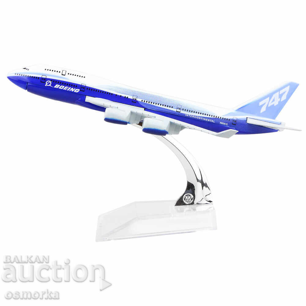 Boeing 747 airplane model, metal liner passenger with price 32.00 BGN | € 16.36