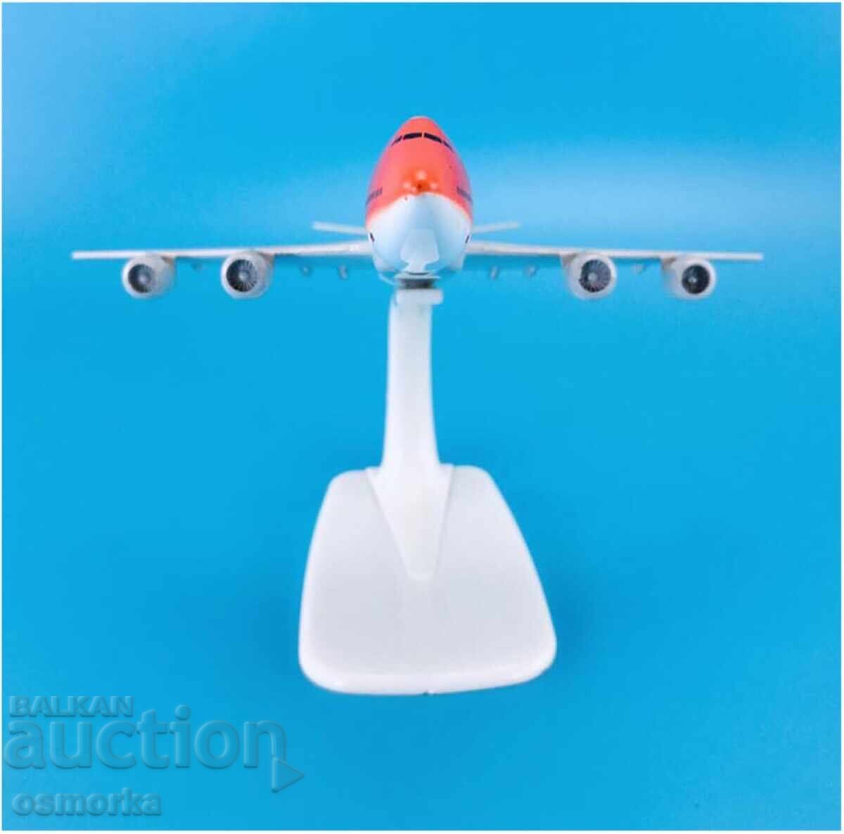Boeing 747 airplane model Avianca metal black box with price 32.00 BGN | € 16.36