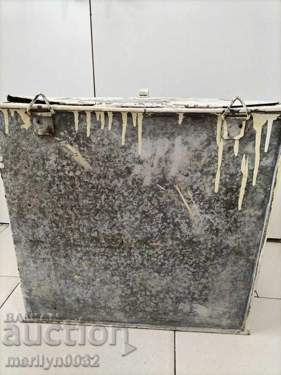 Auction  Washbasin, village sink, water tank