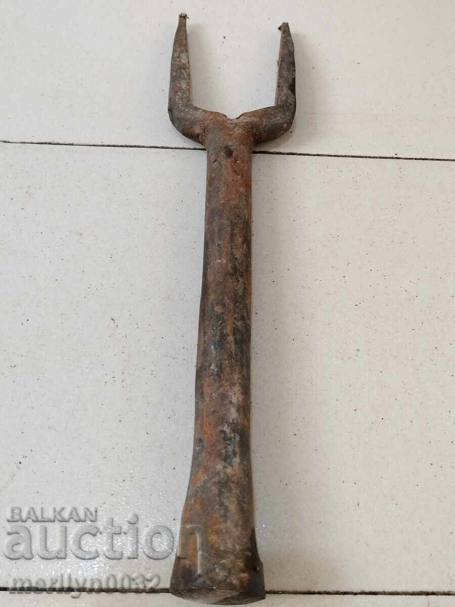 Old hand-forged anvil for hair straightening - 5 Old hand-forged anvil for hair straightening - 5