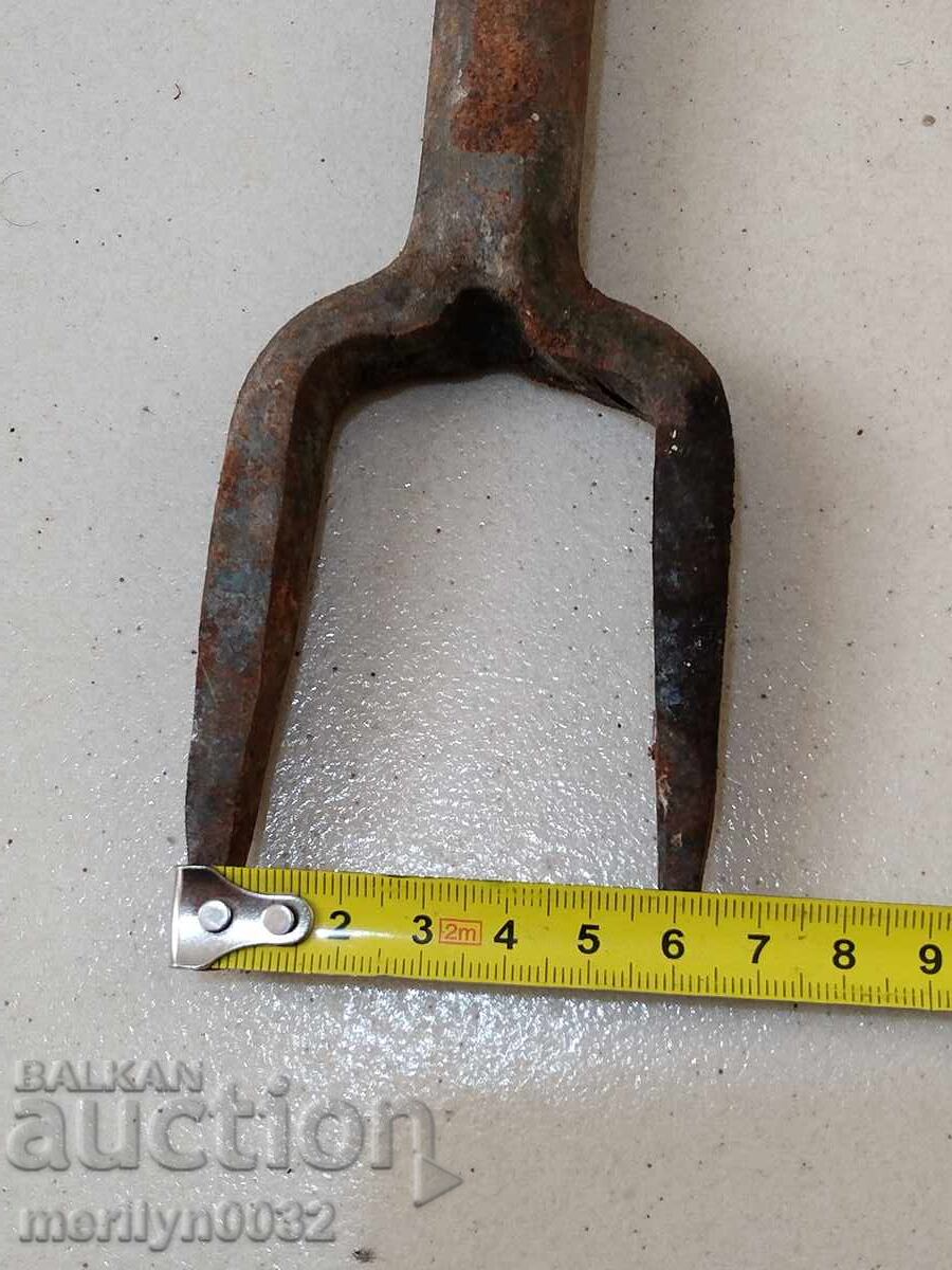 Old hand-forged anvil for hair straightening - 7 Old hand-forged anvil for hair straightening - 7