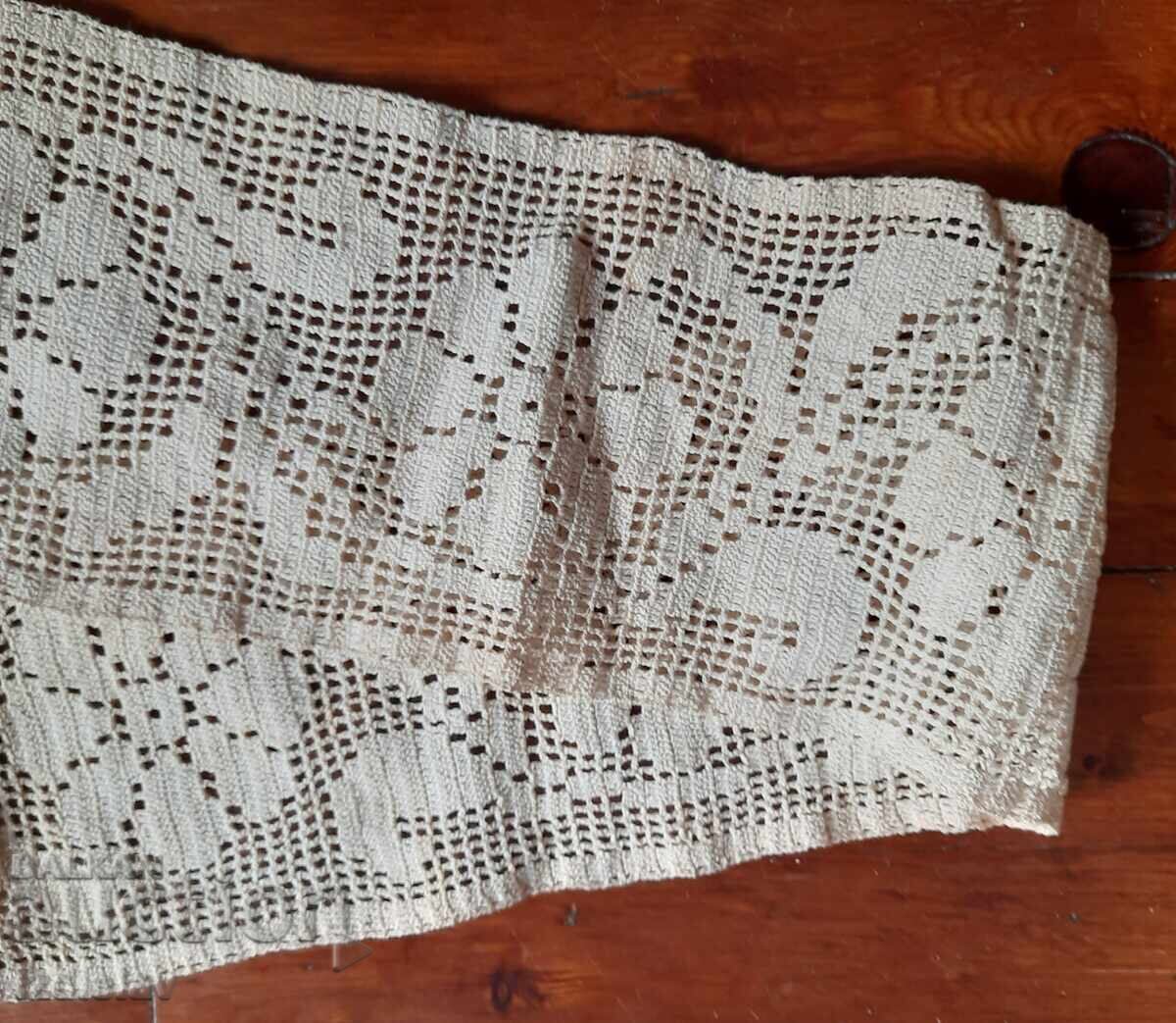 Auction Hand-knitted lace Auction Hand-knitted lace