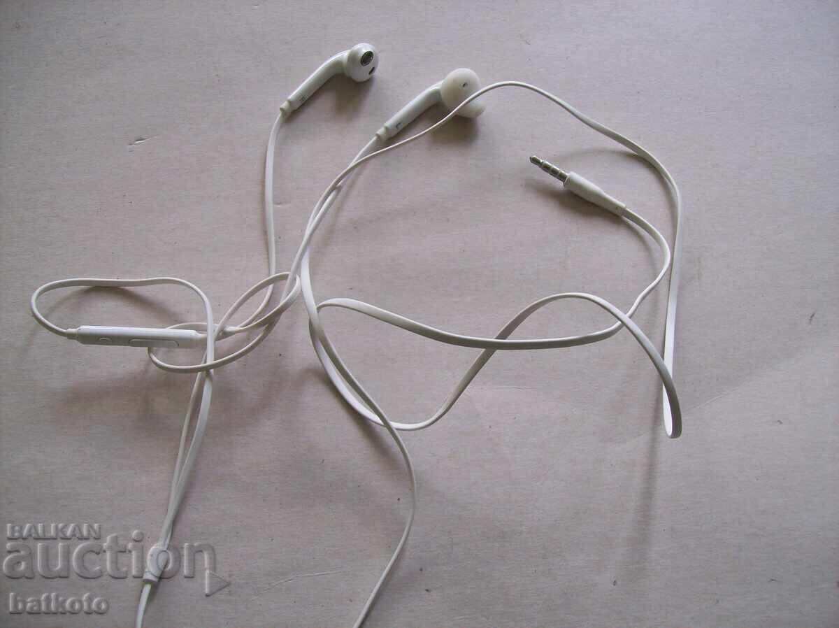 Old phone headphones Old phone headphones