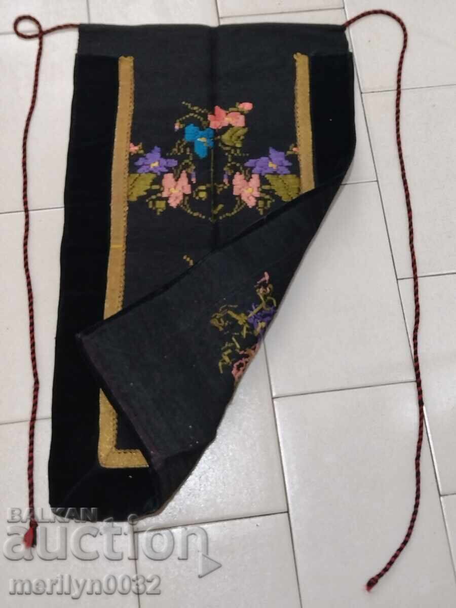 Auction Old apron with gold thread embroidery, velvet costume, sukman Auction Old apron with gold thread embroidery, velvet costume, sukman