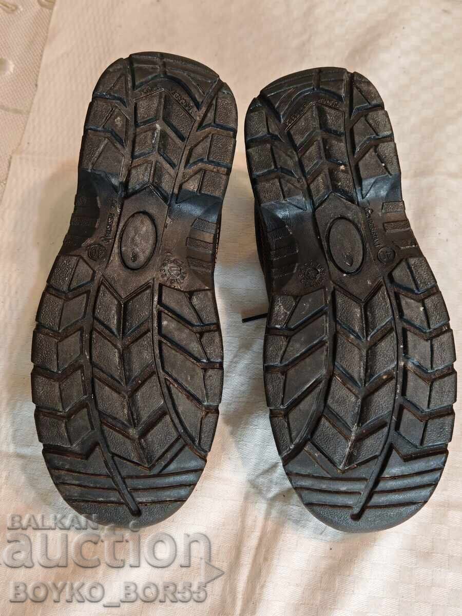 Super Comfortable PALL STAR Shoes for Men and Women, size 40 - 6 Super Comfortable PALL STAR Shoes for Men and Women, size 40 - 6