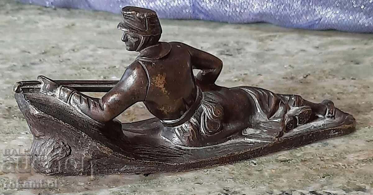 Παράδοση Χάλκινο γλυπτό Berges Lyser