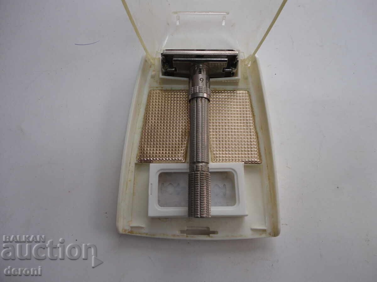 Incredible Gillette Razor Made in USA - 6 Incredible Gillette Razor Made in USA - 6