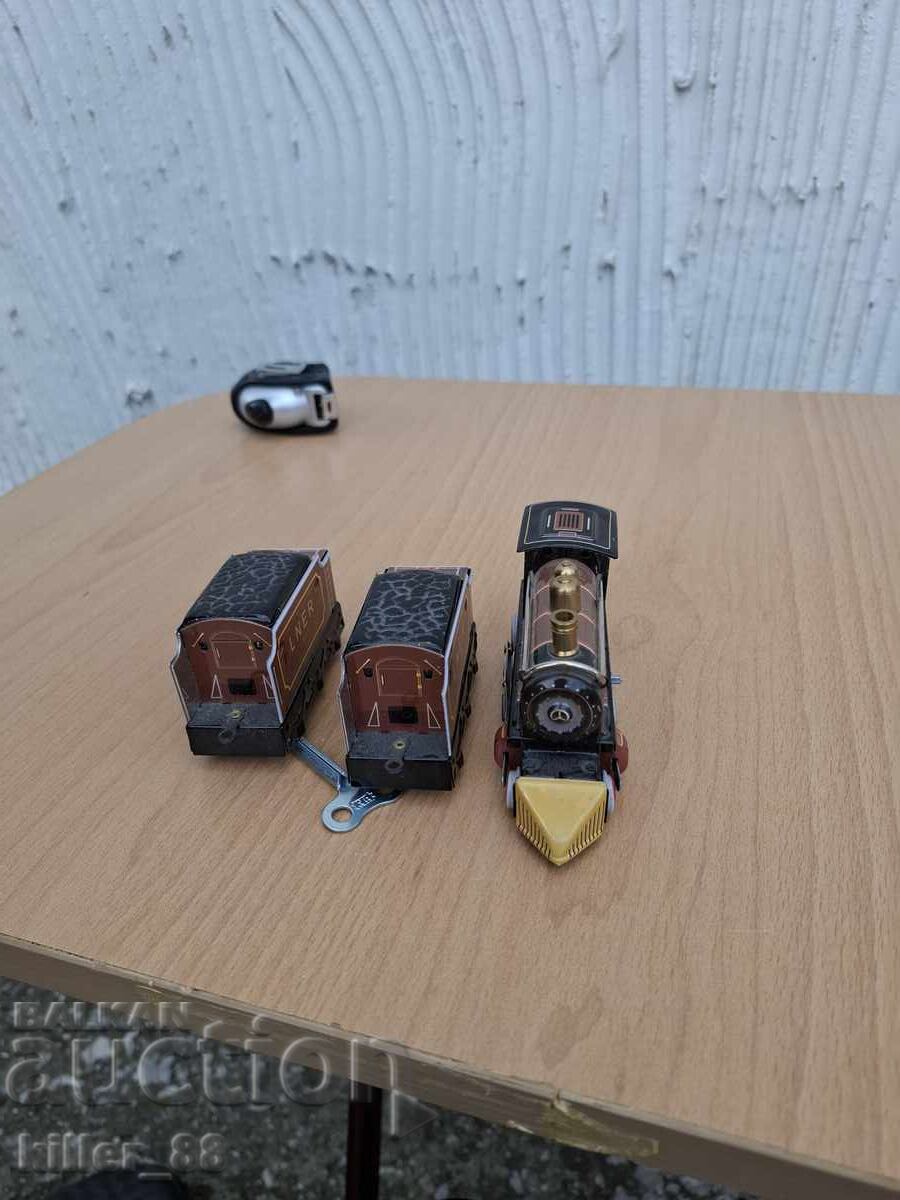 Mechanical metal locomotive with key - 5