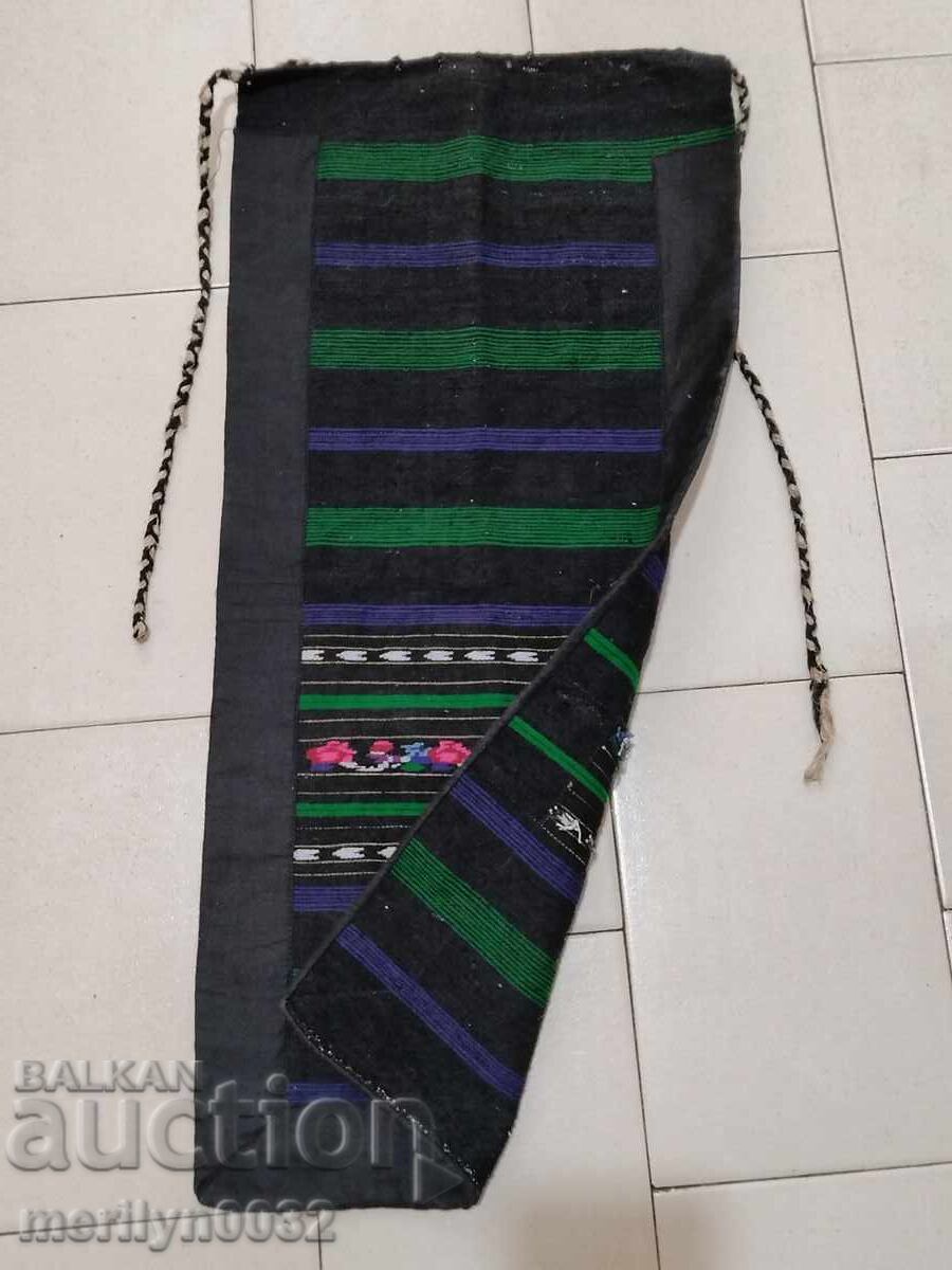 Δημοπρασία Παλιά ποδιά με κέντημα σίρμα βελούδινο φόρεμα, σουκμάν Δημοπρασία Παλιά ποδιά με κέντημα σίρμα βελούδινο φόρεμα, σουκμάν