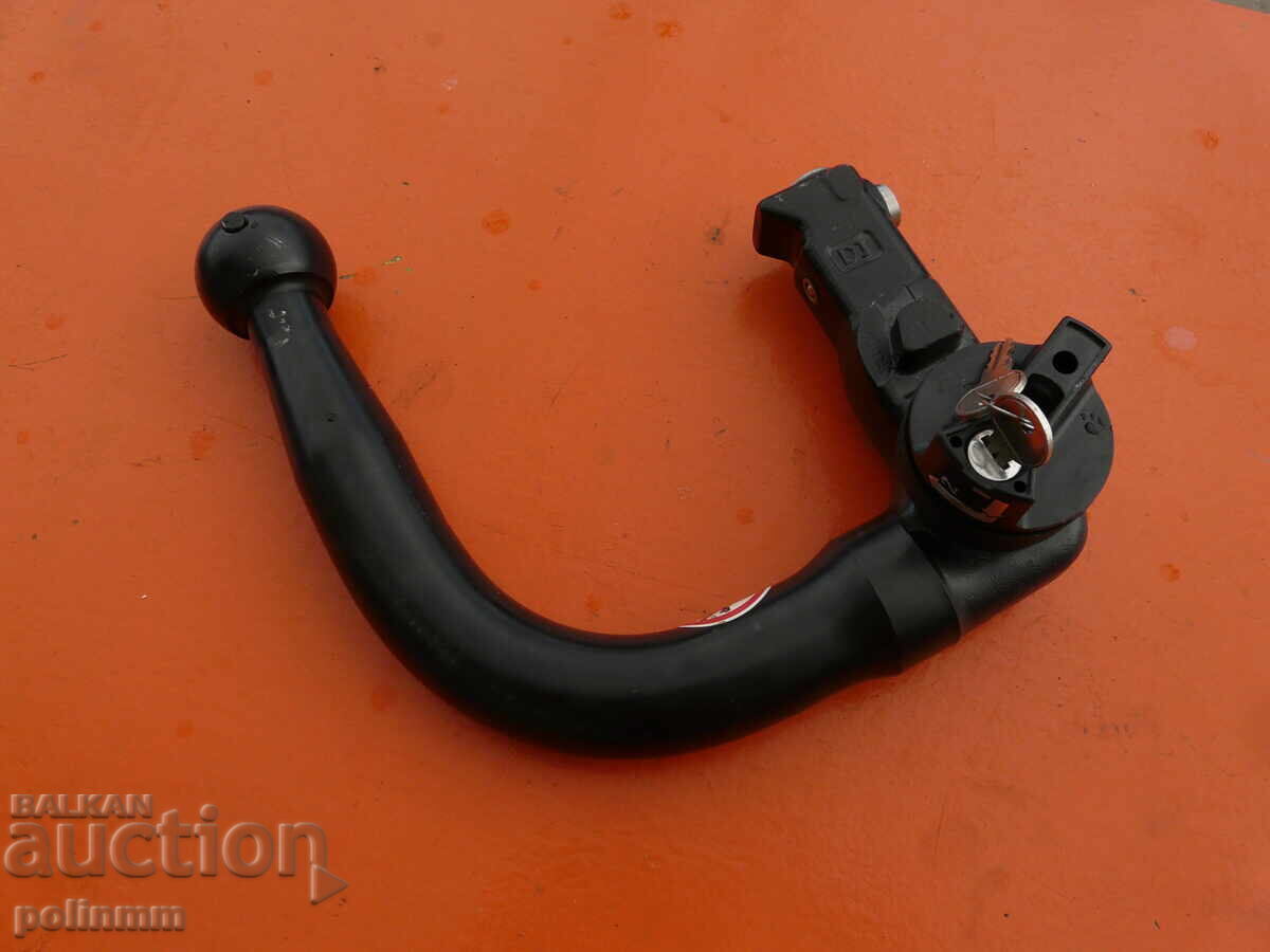 Cârlig de remorcare auto