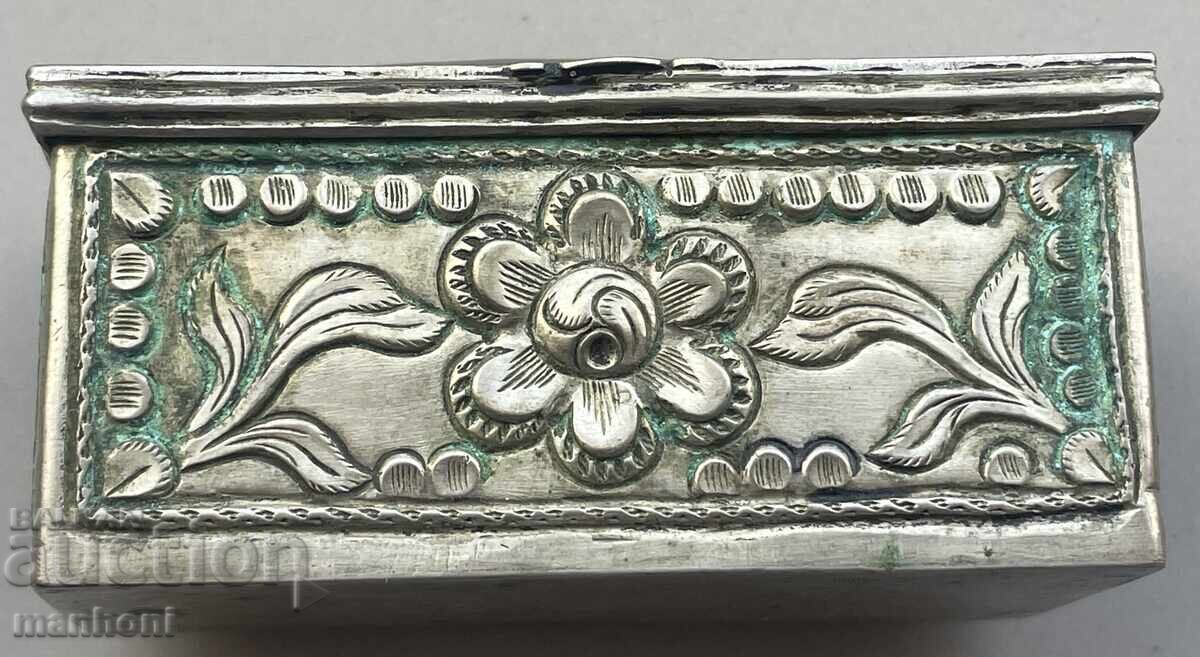 5964 Revival snuff box silver cut weight 105g with price 600.00 BGN | € 306.78 5964 Revival snuff box silver cut weight 105g with price 600.00 BGN | € 306.78