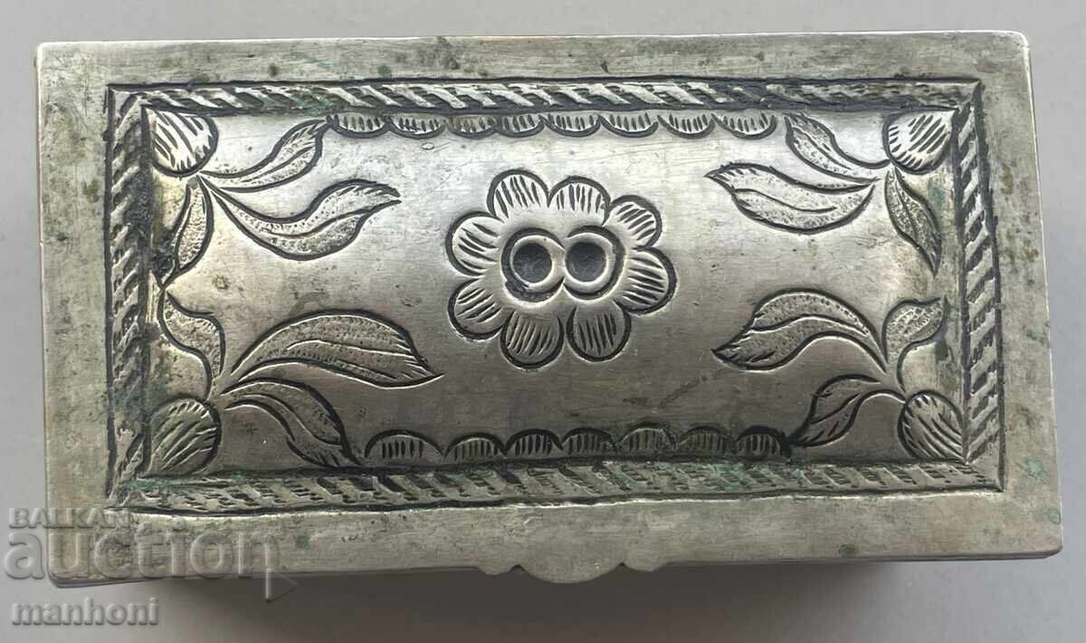 Auction 5964 Revival snuff box silver cut weight 105g Auction 5964 Revival snuff box silver cut weight 105g